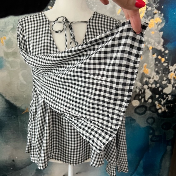 Checkered bell sleeve top - Picture 2 of 8
